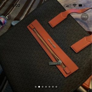 Micheal Kors Brown and Orange purse like new